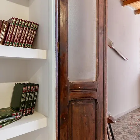 Virgilio House 3 *