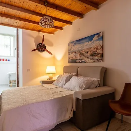 Virgilio House 3 *